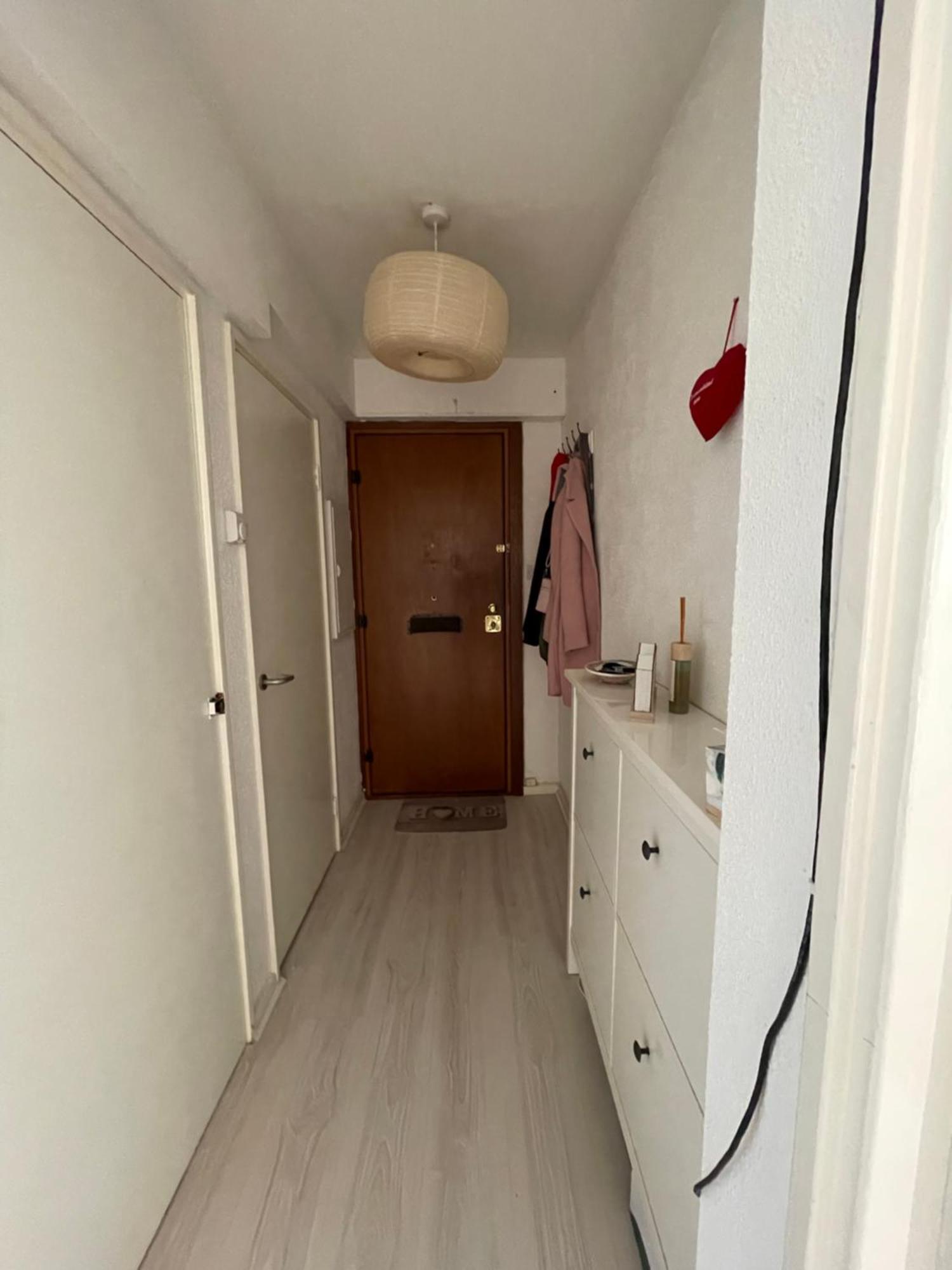 Large One Bedroom Apartment, With View, Canary Wharf Apartment